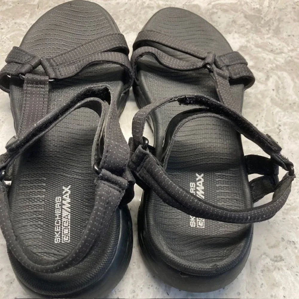 Skechers GOGA MAX Air Cooled  Sandals Women's  8
